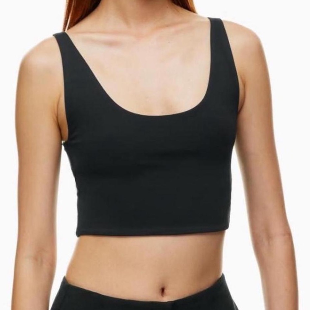 NWT Babaton Contour Scoopneck Crop Tank